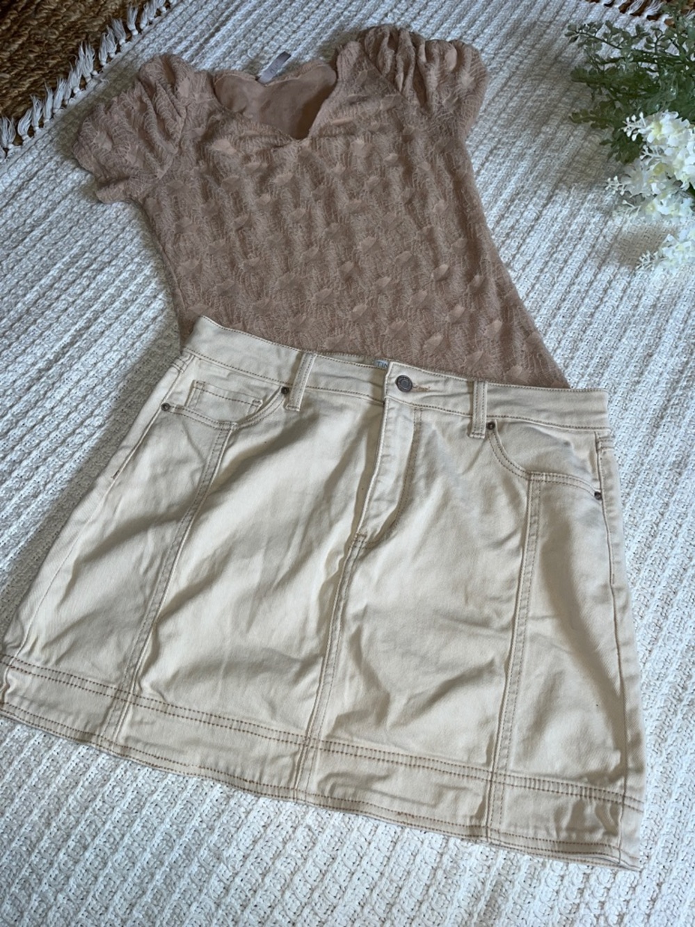 2pc Outfit bundle cute cargo look denim tan khaki mini skirt sz10& Mitto tan top - Picture 11 of 12